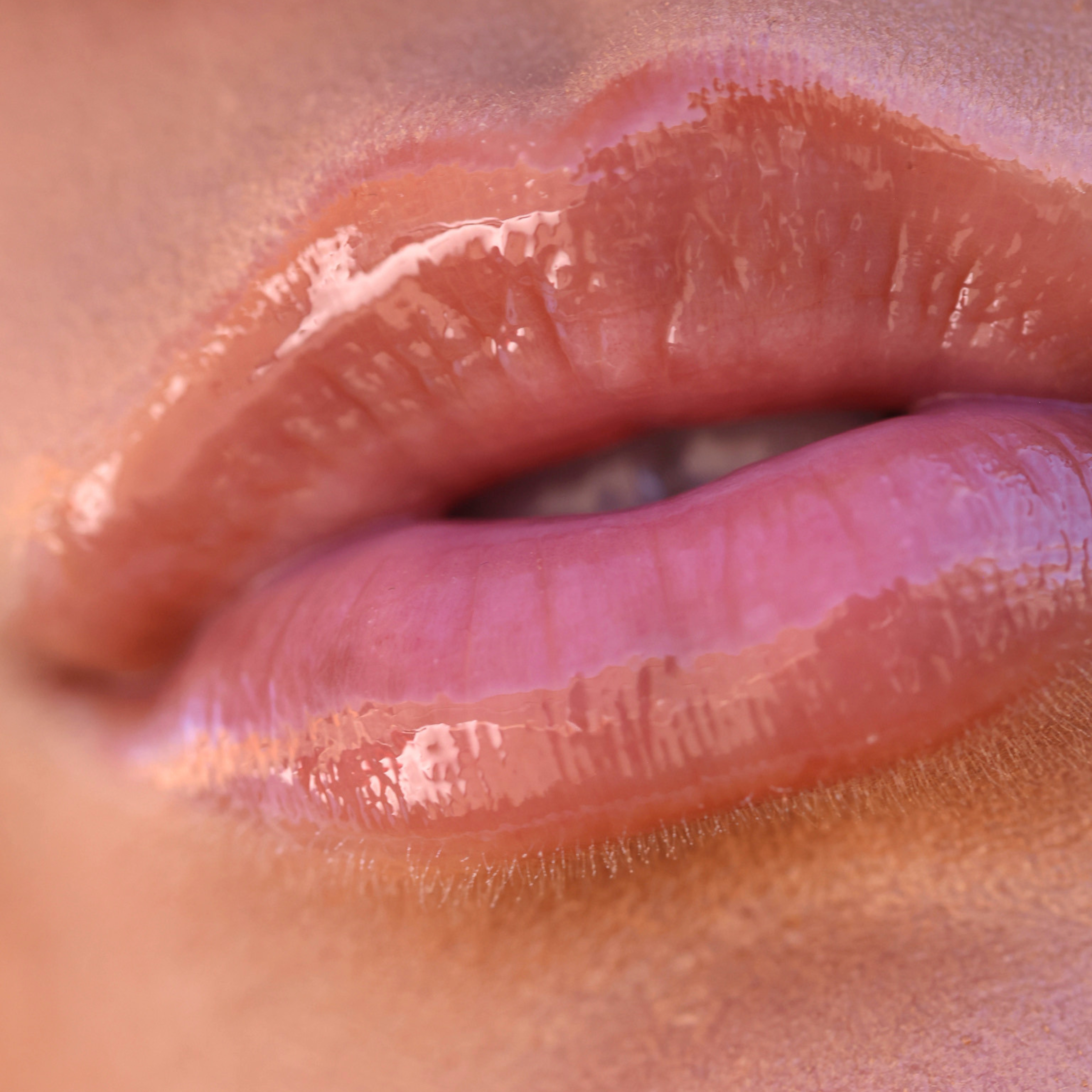 BOWLER Lip Gloss - Renewal Treatment